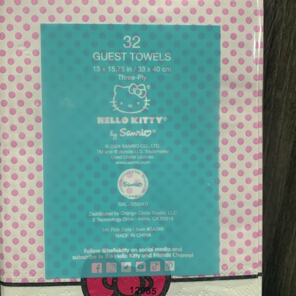 Sanrio Hello Kitty & Ice Cream Set of 32 Guest Towels Napkins New In Package - Picture 6 of 10